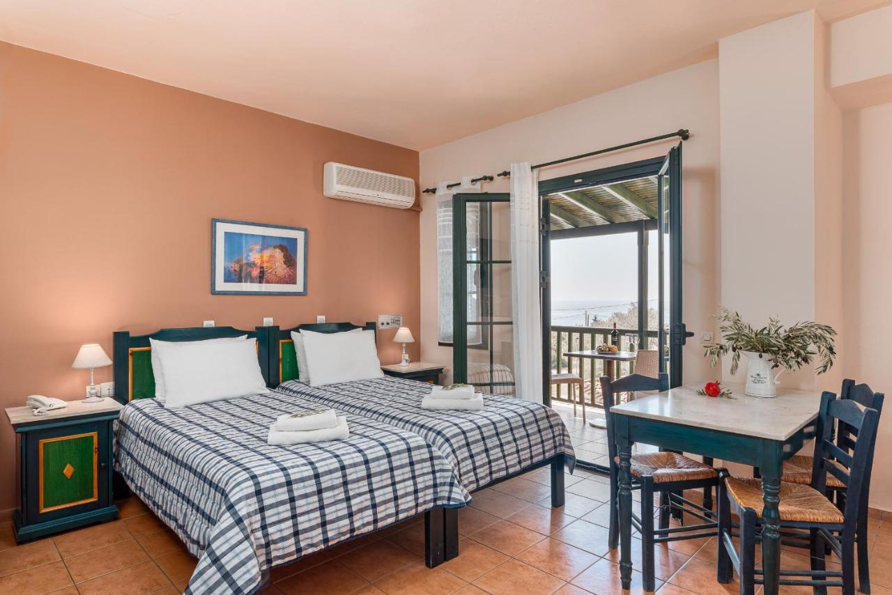 Hotel Ledra Marathókampos エクステリア 写真