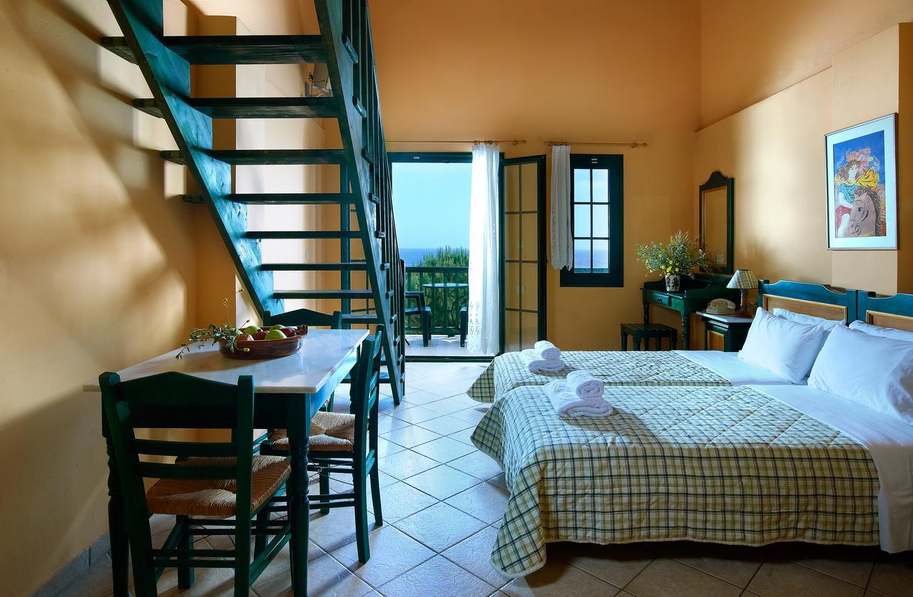 Hotel Ledra Marathókampos エクステリア 写真
