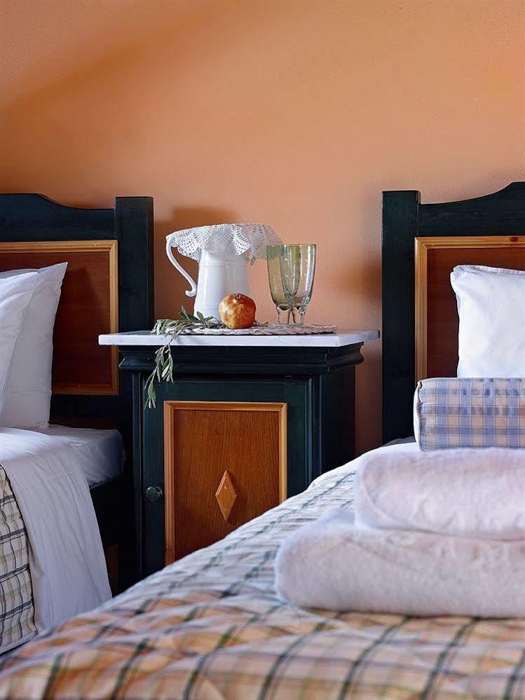 Hotel Ledra Marathókampos エクステリア 写真