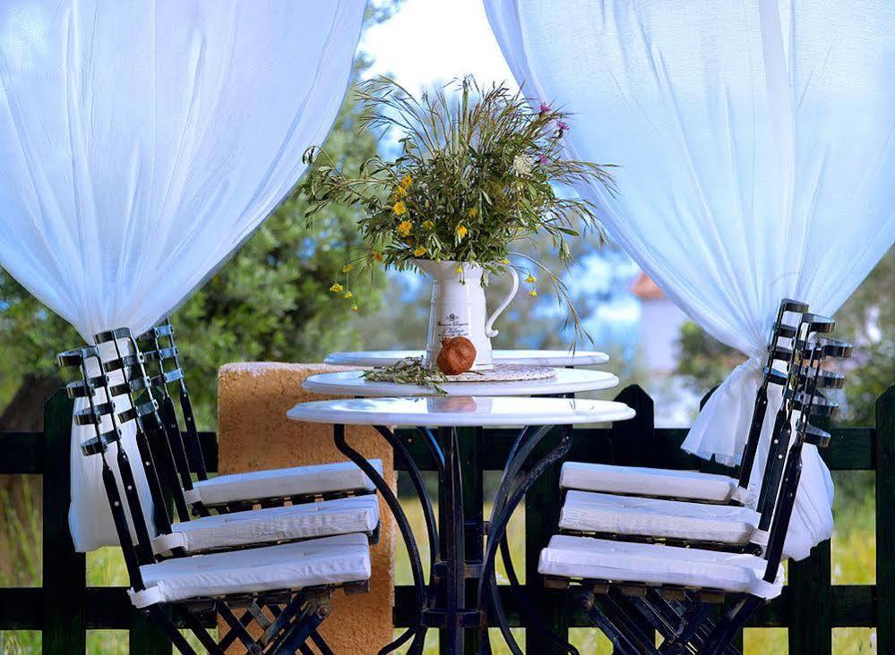 Hotel Ledra Marathókampos エクステリア 写真